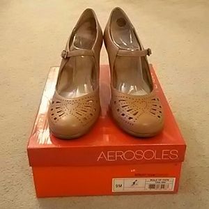 New Aerosoles Mary Jane Memory Foam Heels Size 9